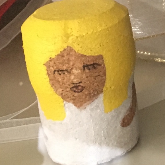 Meet your Posher, Jennifer - Picture 1 of 1